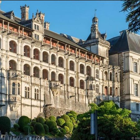 Appartement Haut Standing Proche Du Centre Ville, Vue Sur La Cathedrale Saint Louis 布鲁瓦 外观 照片